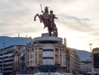 Ενοχλήθηκαν οι Σκοπιανοί από τις δηλώσεις Κοτζιά και απειλούν: «Μειώνεται το περιθώριο για διαπραγματεύσεις»